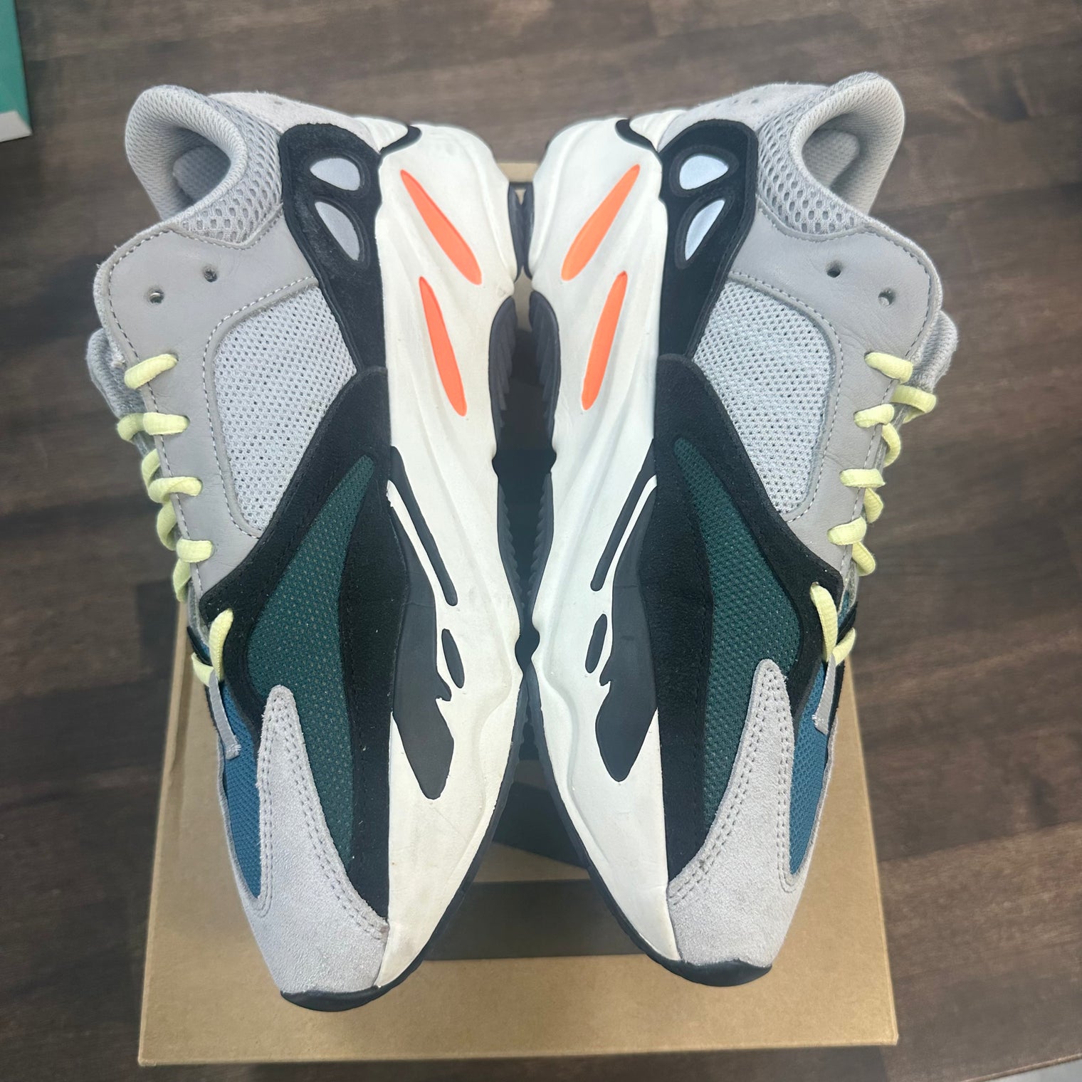 Waverunner Yeezy 700 (USED)