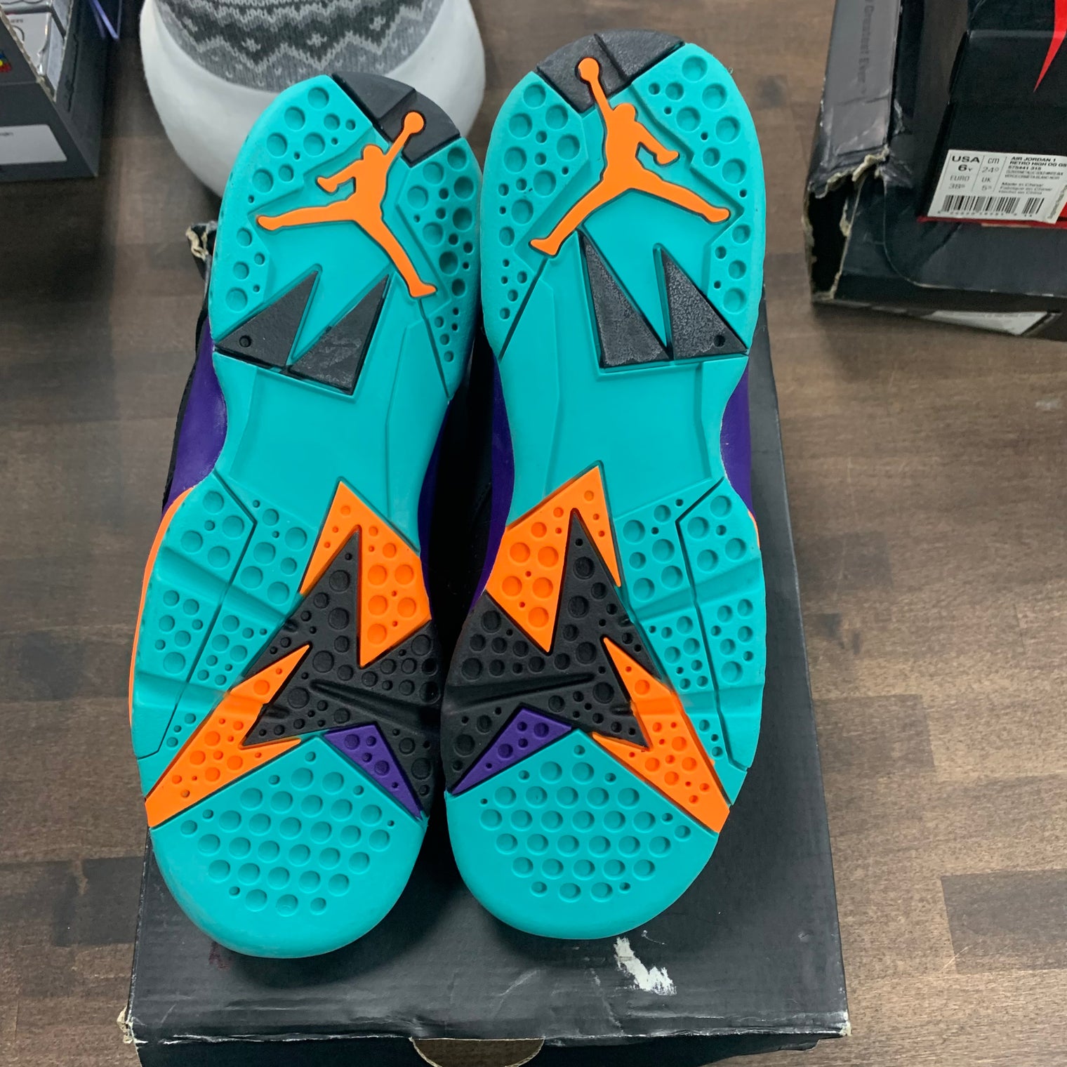 (GS) Lola Bunny Jordan 7 (USED)