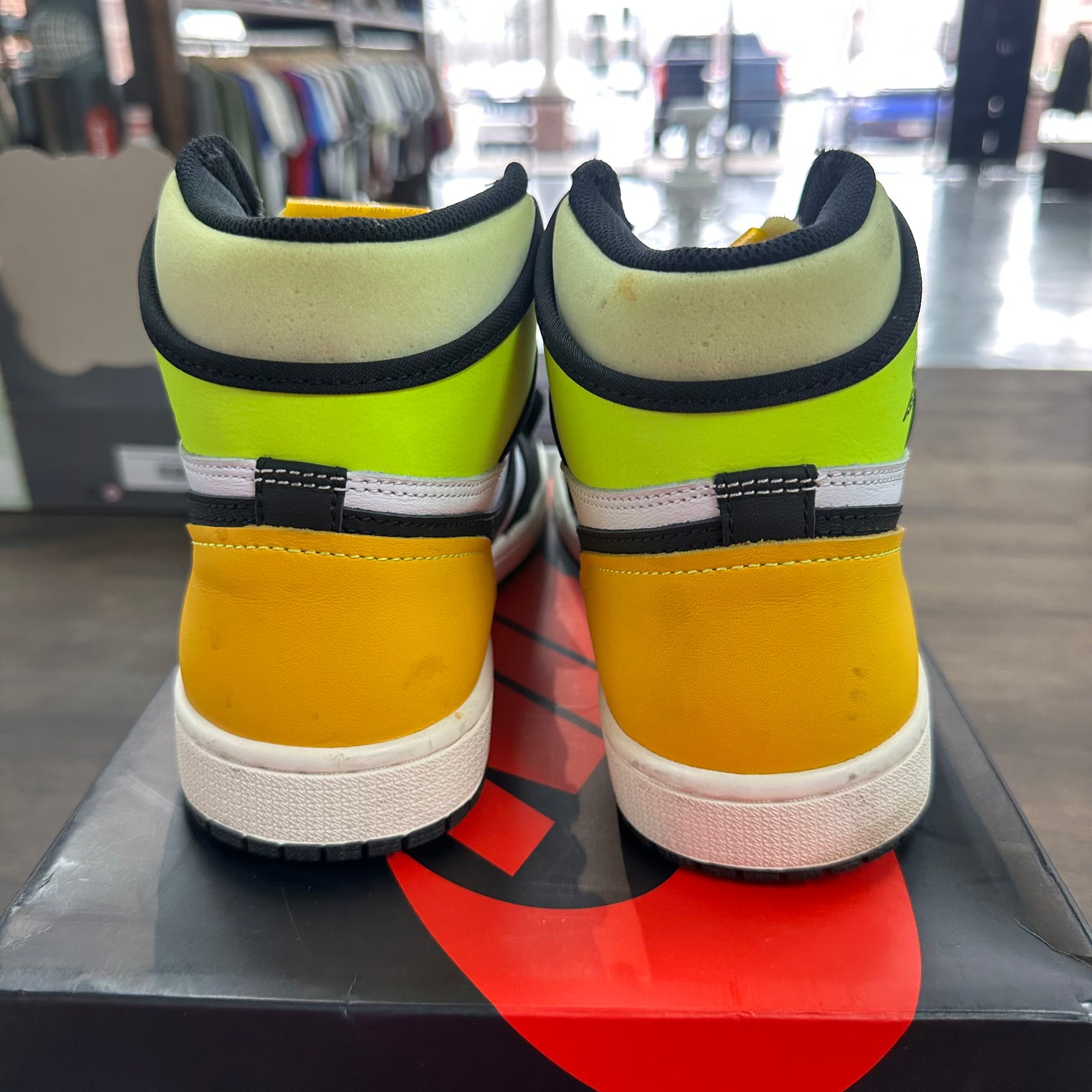 Volt Jordan 1 High (USED)