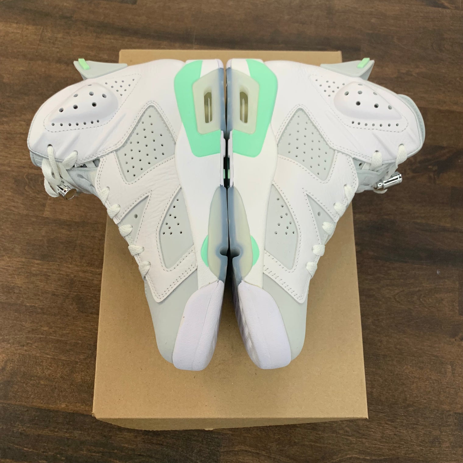 Mint Foam Jordan 6 (W) (USED, no box)