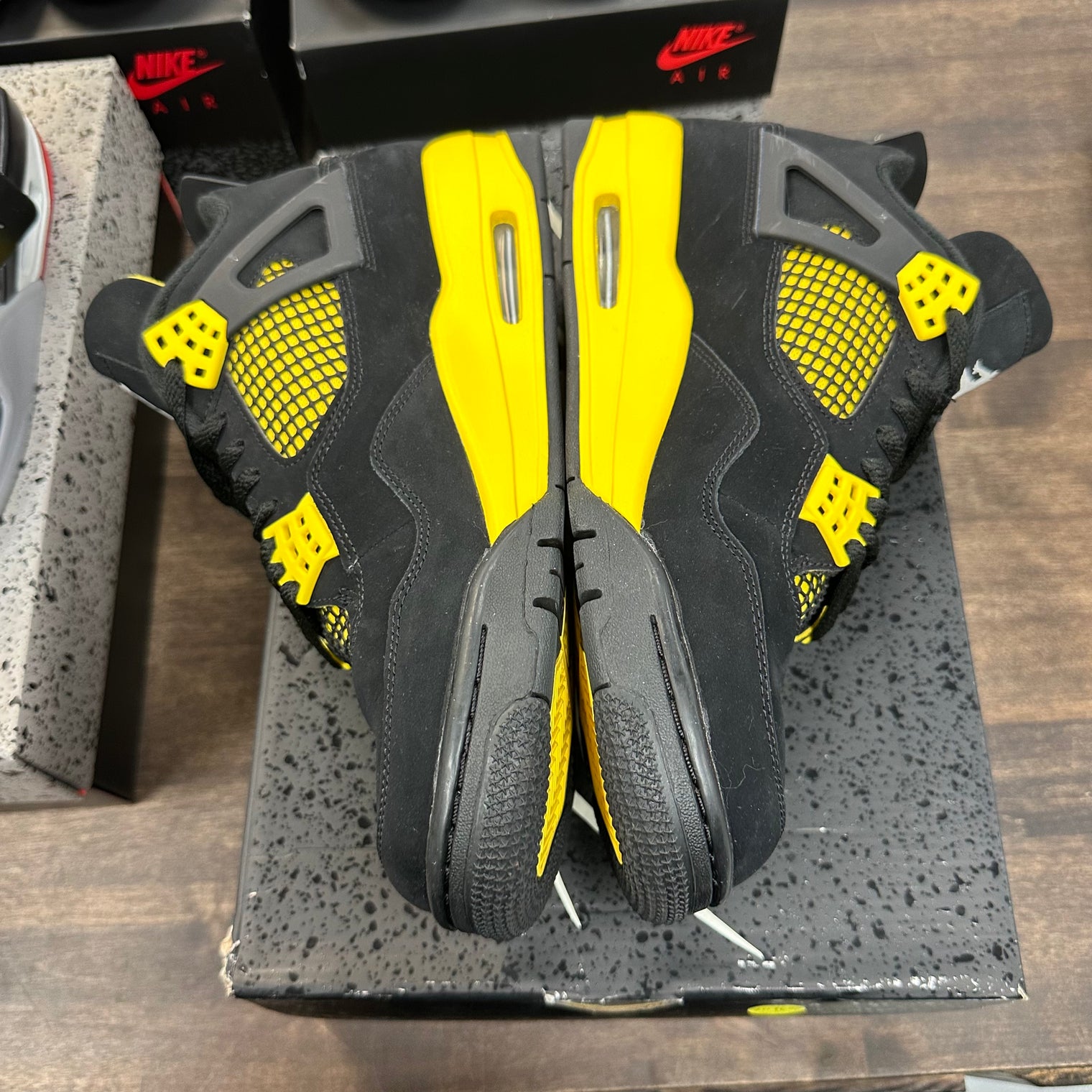 Yellow Thunder Jordan 4 (USED)