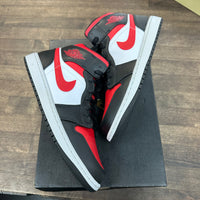 White Black Red Jordan 1 Mid (2022) (USED)