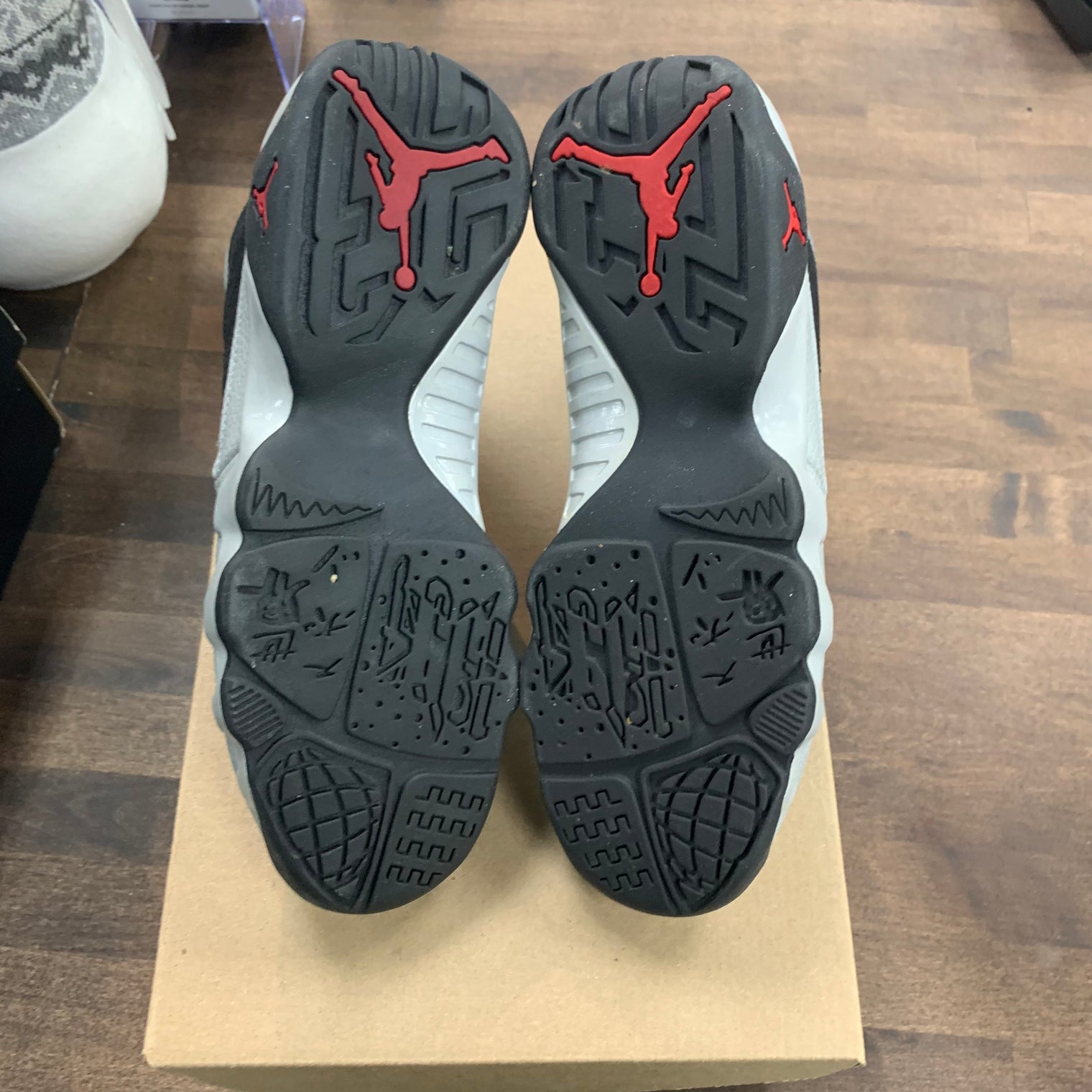 (GS) Kilroy Jordan 9 (USED, No Box)