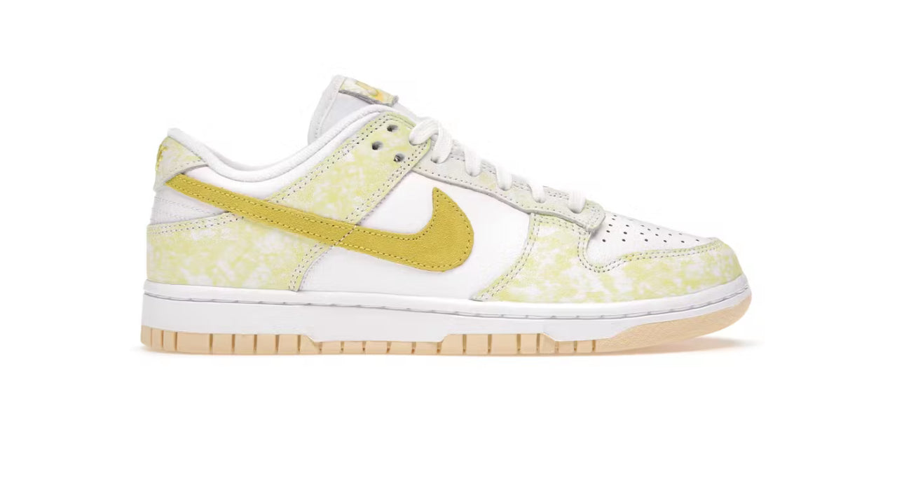 Yellow Strike Dunk Low (W)