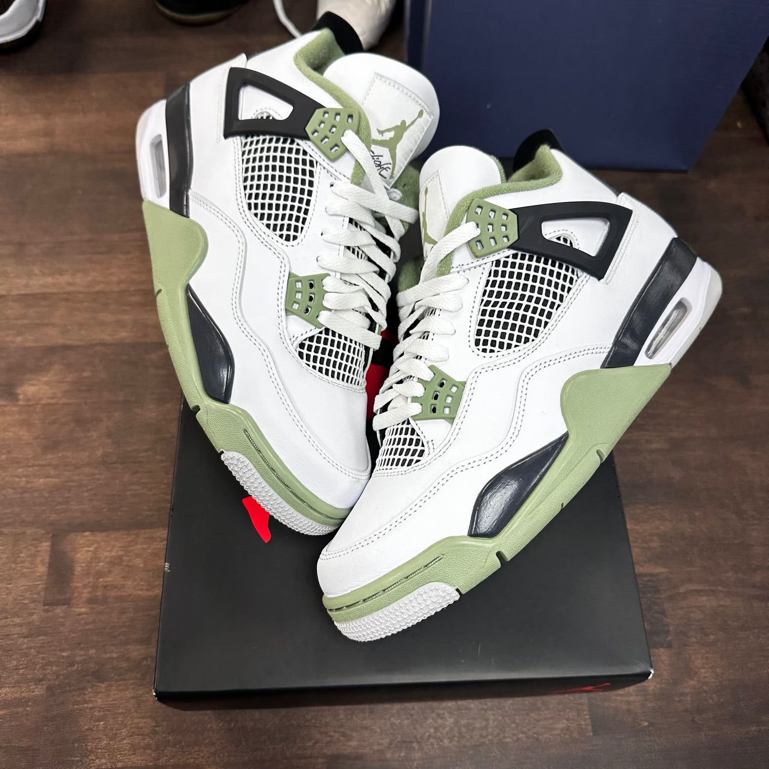 Sea Foam Jordan 4 (W) (USED)