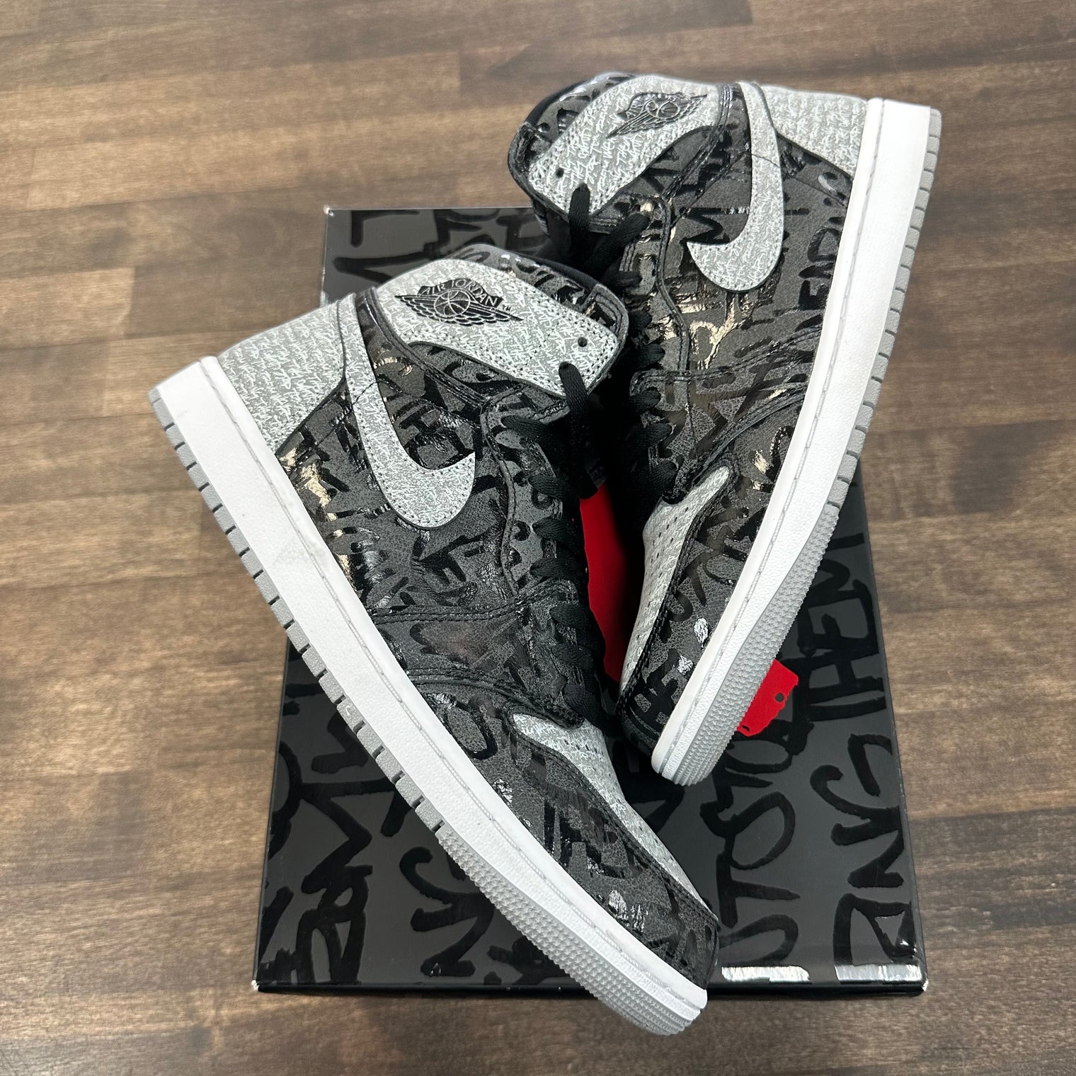 Rebellioniare Jordan 1 High (USED)