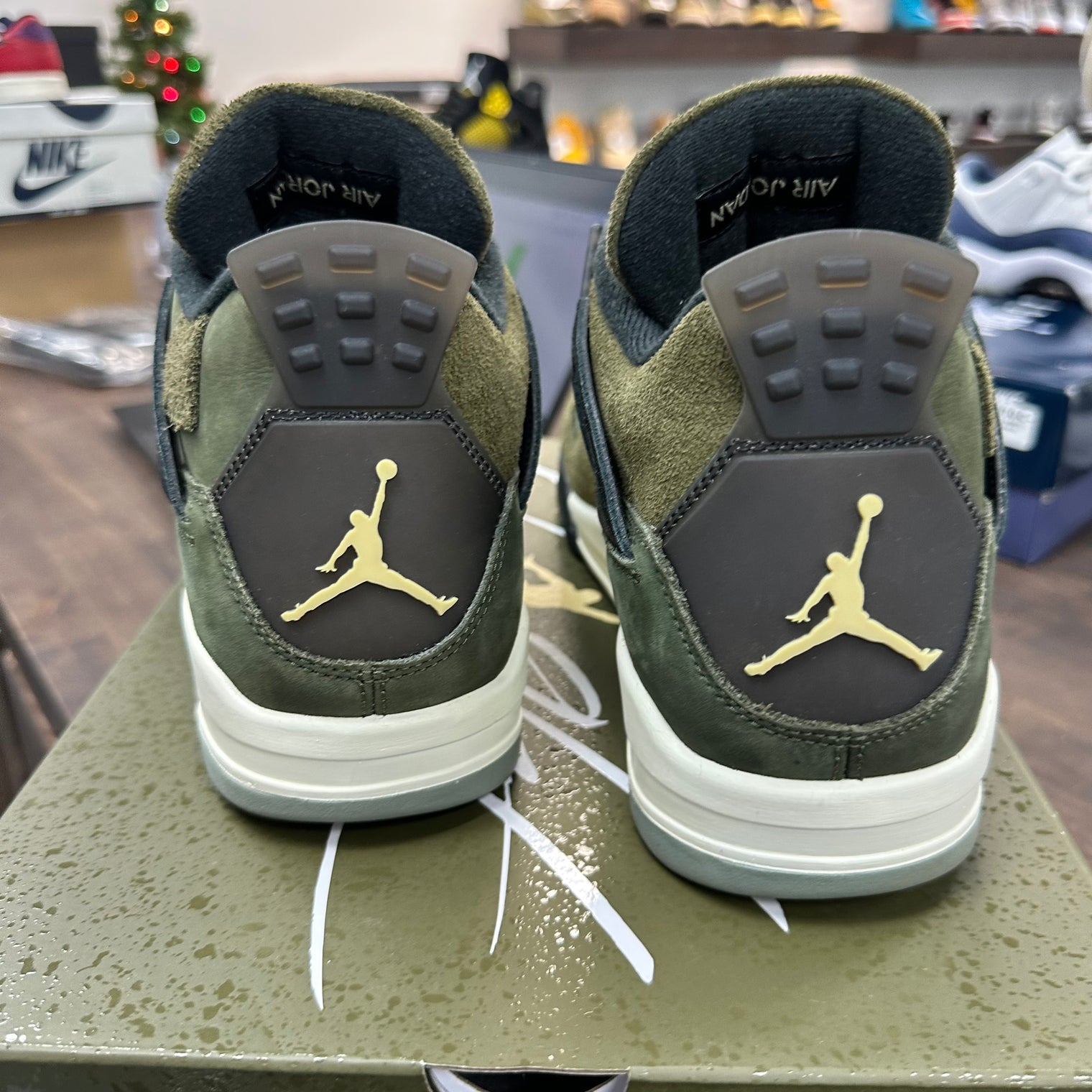 Olive Craft Jordan 4 (USED)