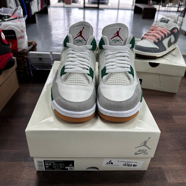 SB Pine Green Jordan 4 (USED)