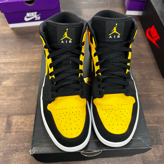 New Love Jordan 1 Mid (USED)