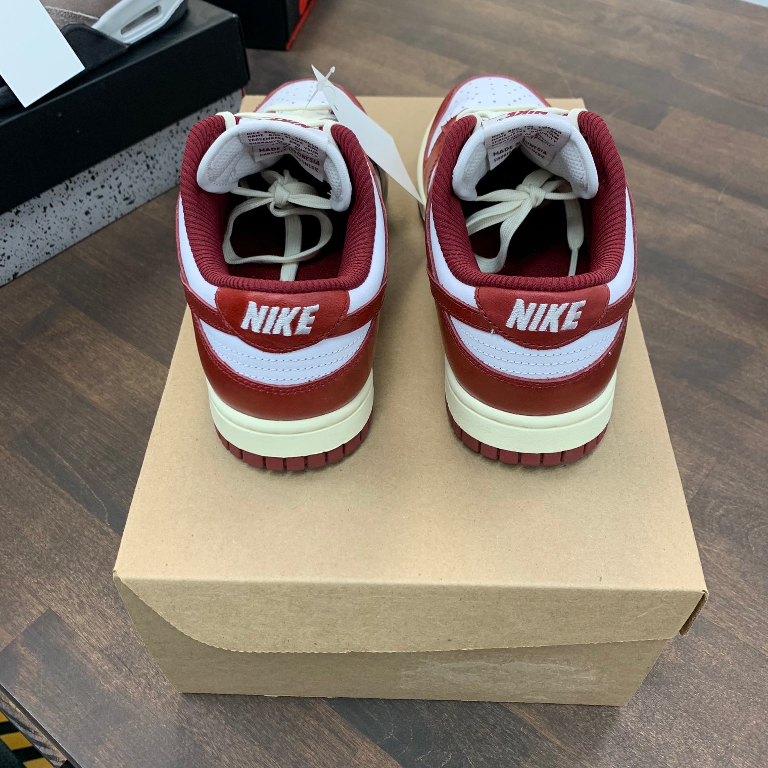 (W) Vintage Red Nike Dunk Low (USED,No Box)