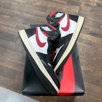 Gym Red Jordan 1 High (USED)
