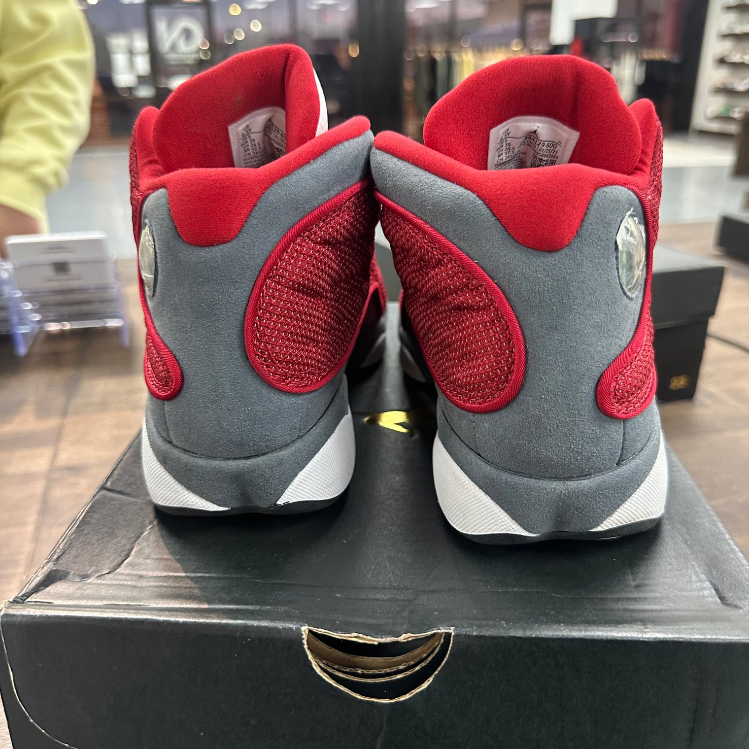 (GS) Gym Red Flint Jordan 13 (USED)