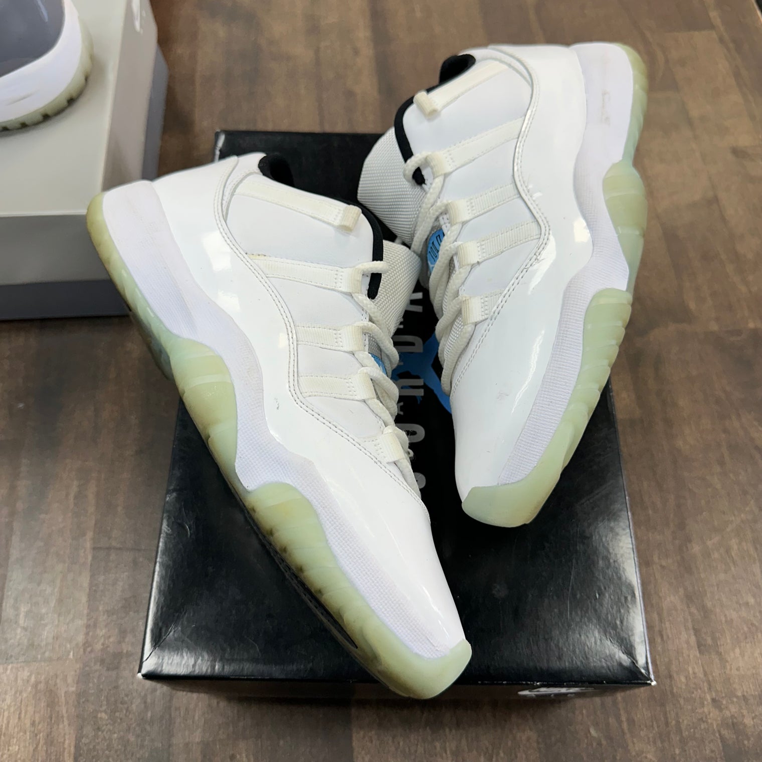 Legend Blue Jordan 11 Low (USED)