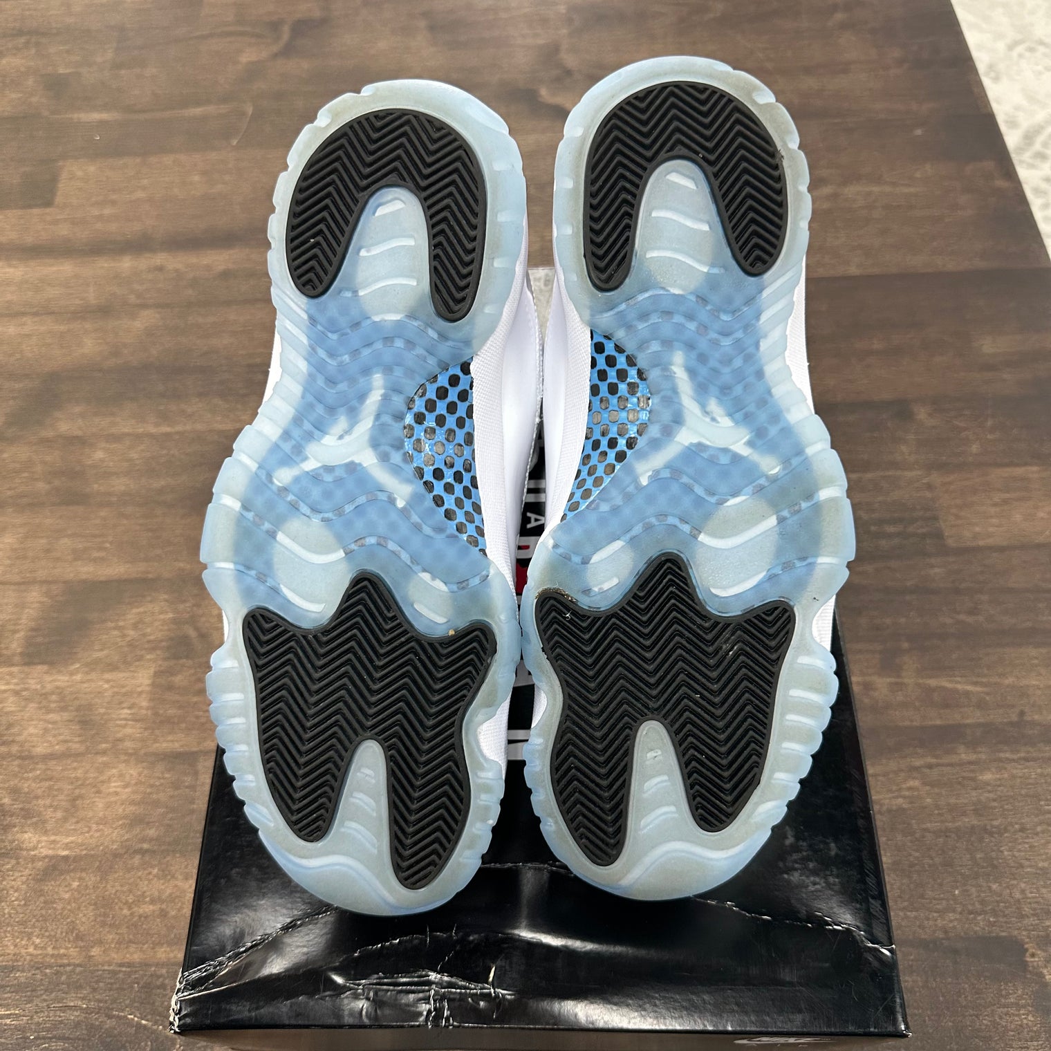Legend Blue Jordan 11 (2024) (USED)