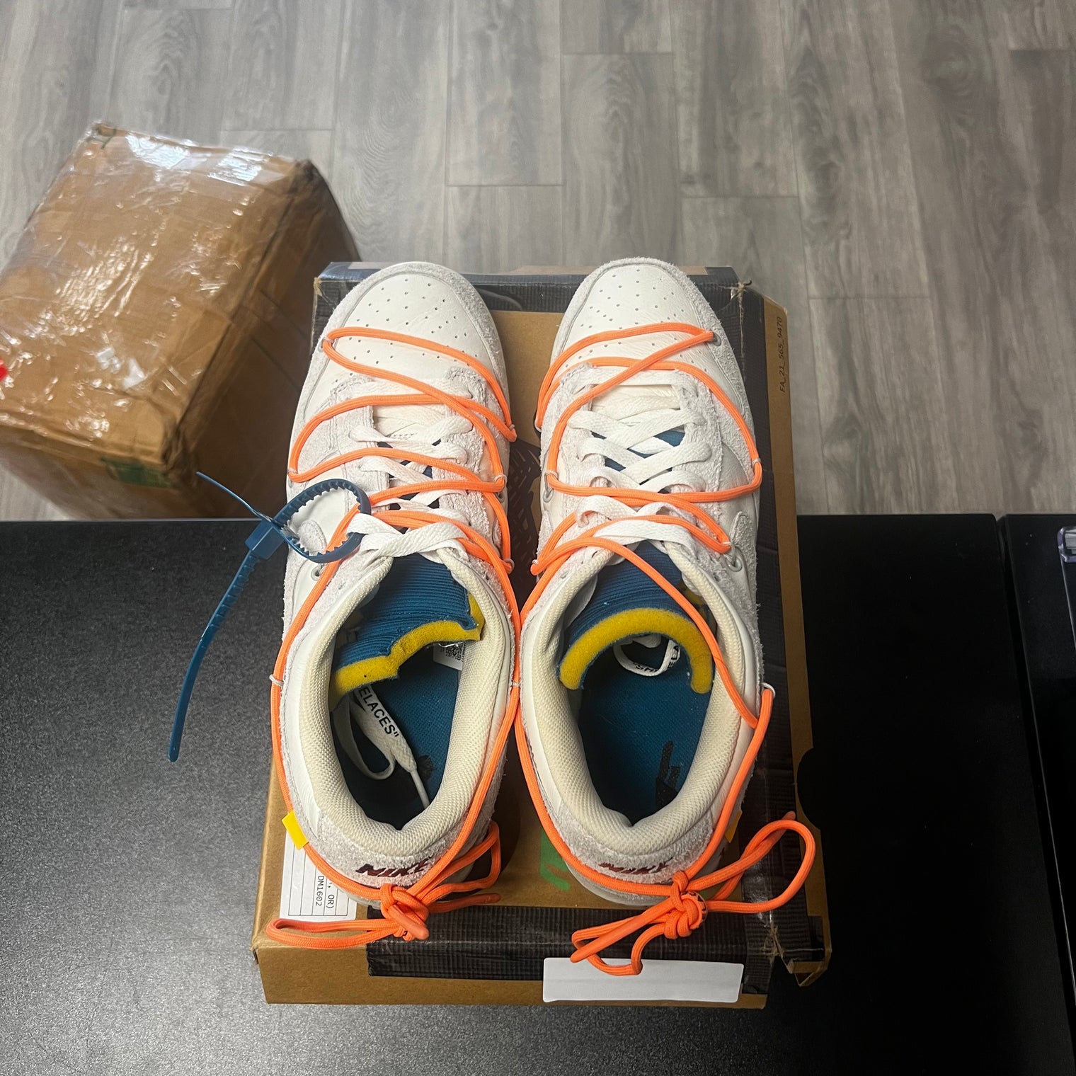 Nike Dunk Low Off-White Lot 19 (USED)