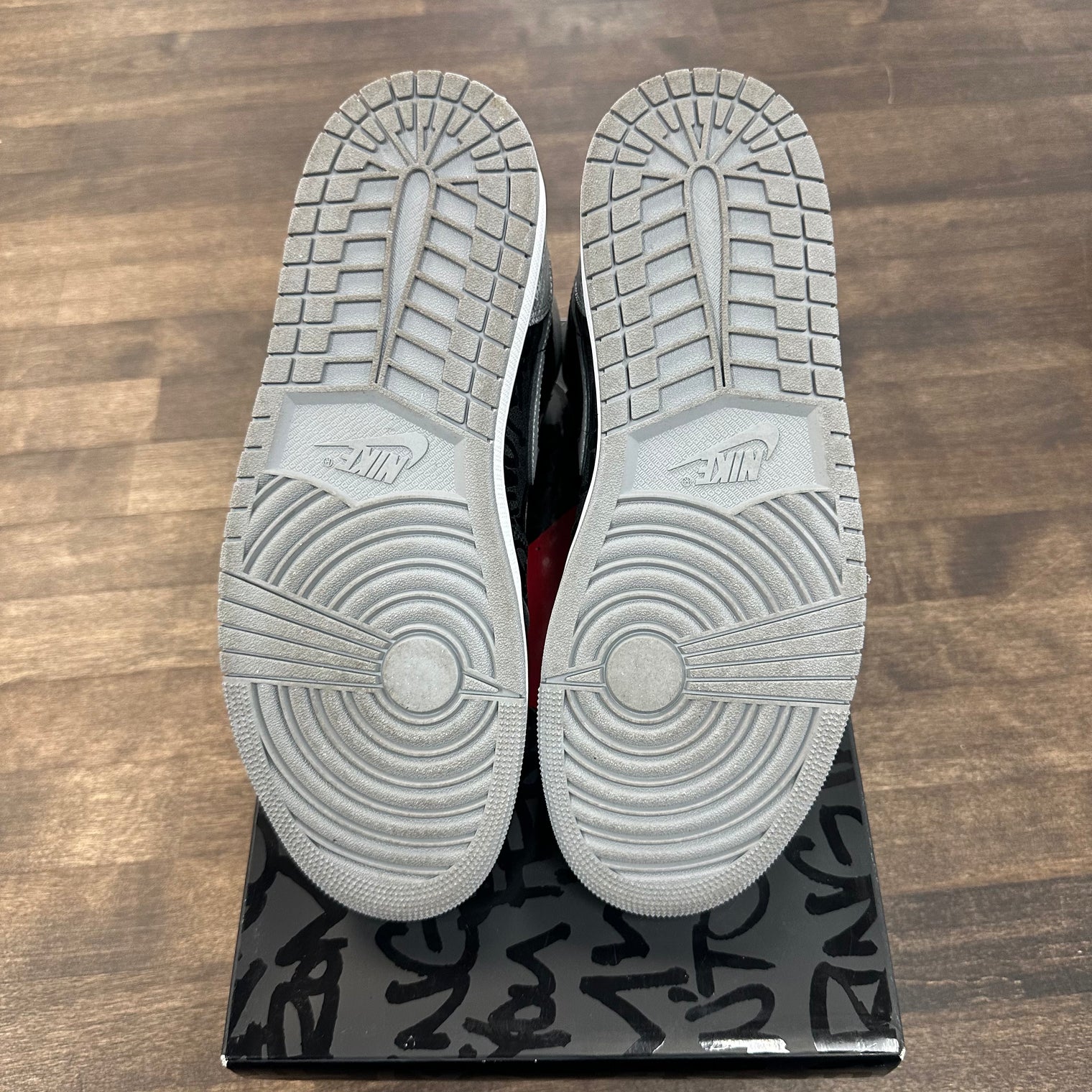 Rebellioniare Jordan 1 High (USED)