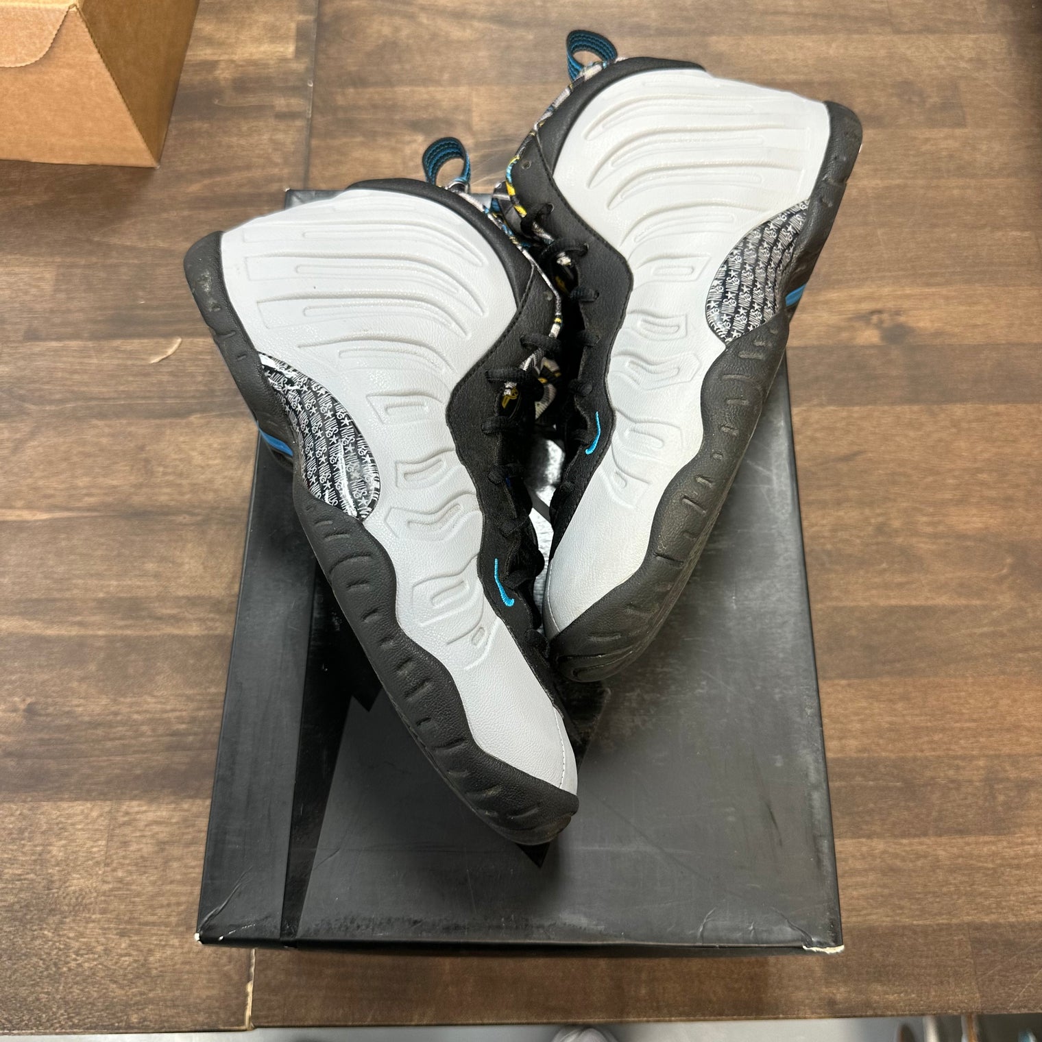 Graffiti Foamposite (USED)