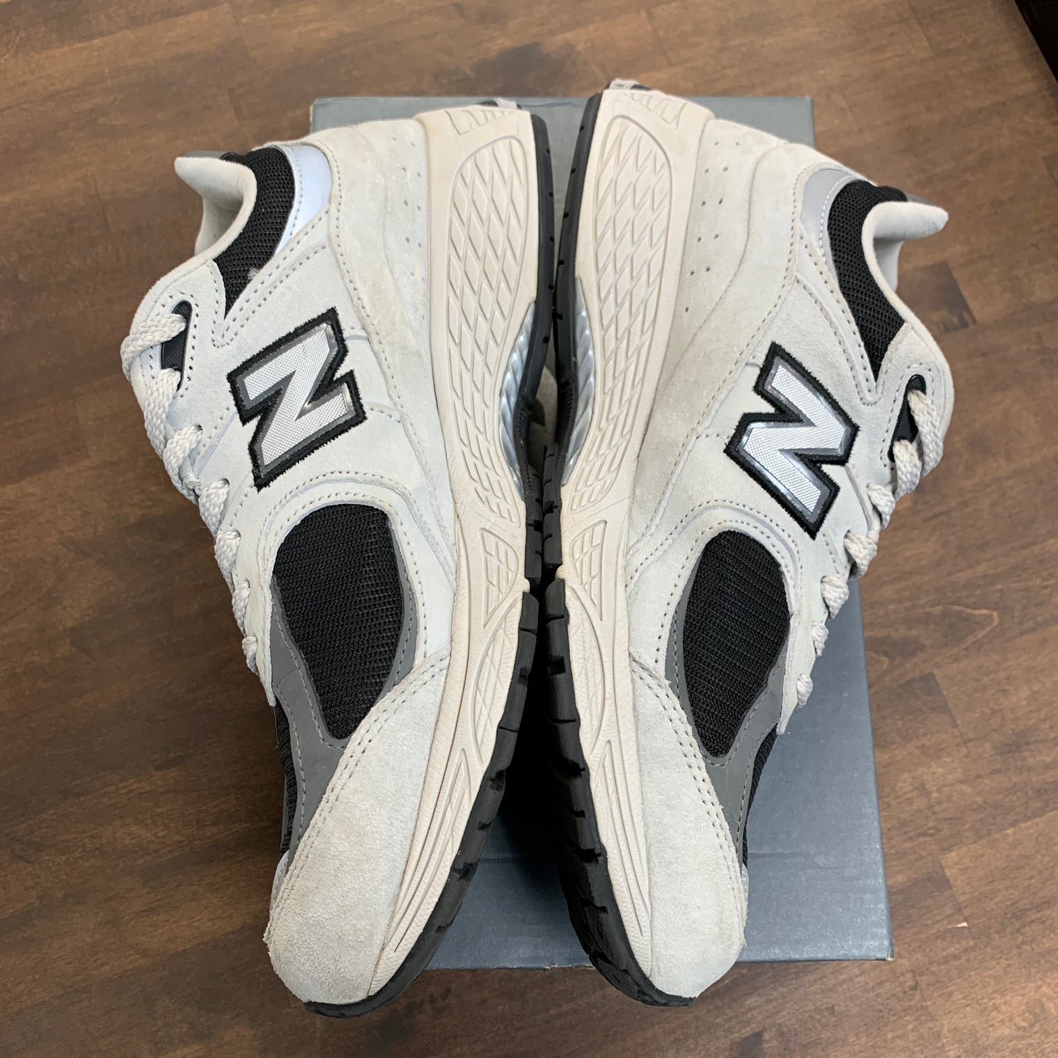 New Balance 2002R Grey Black (USED)