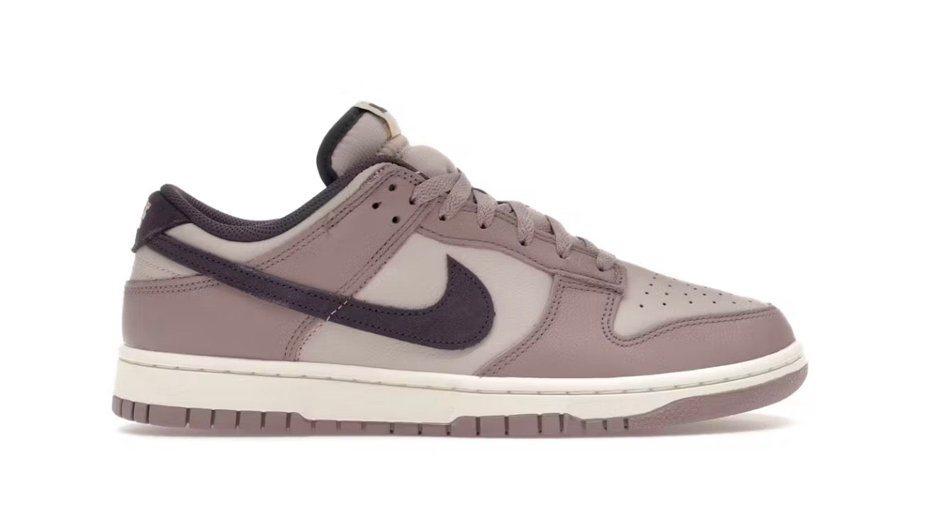 Light Violet Ore Nike Dunk Low SE