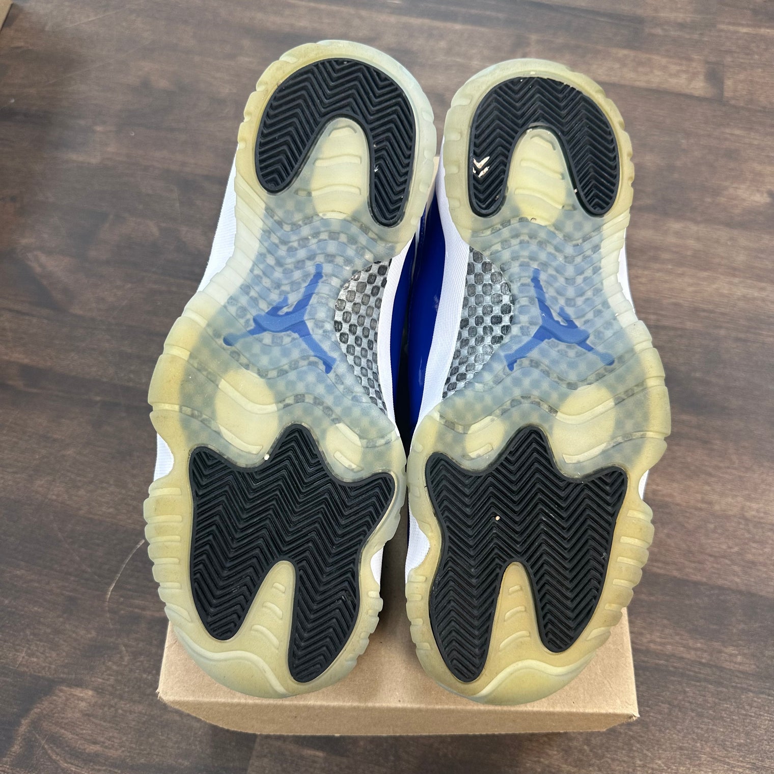 White Concord Jordan 11 Low (USED,NO BOX)