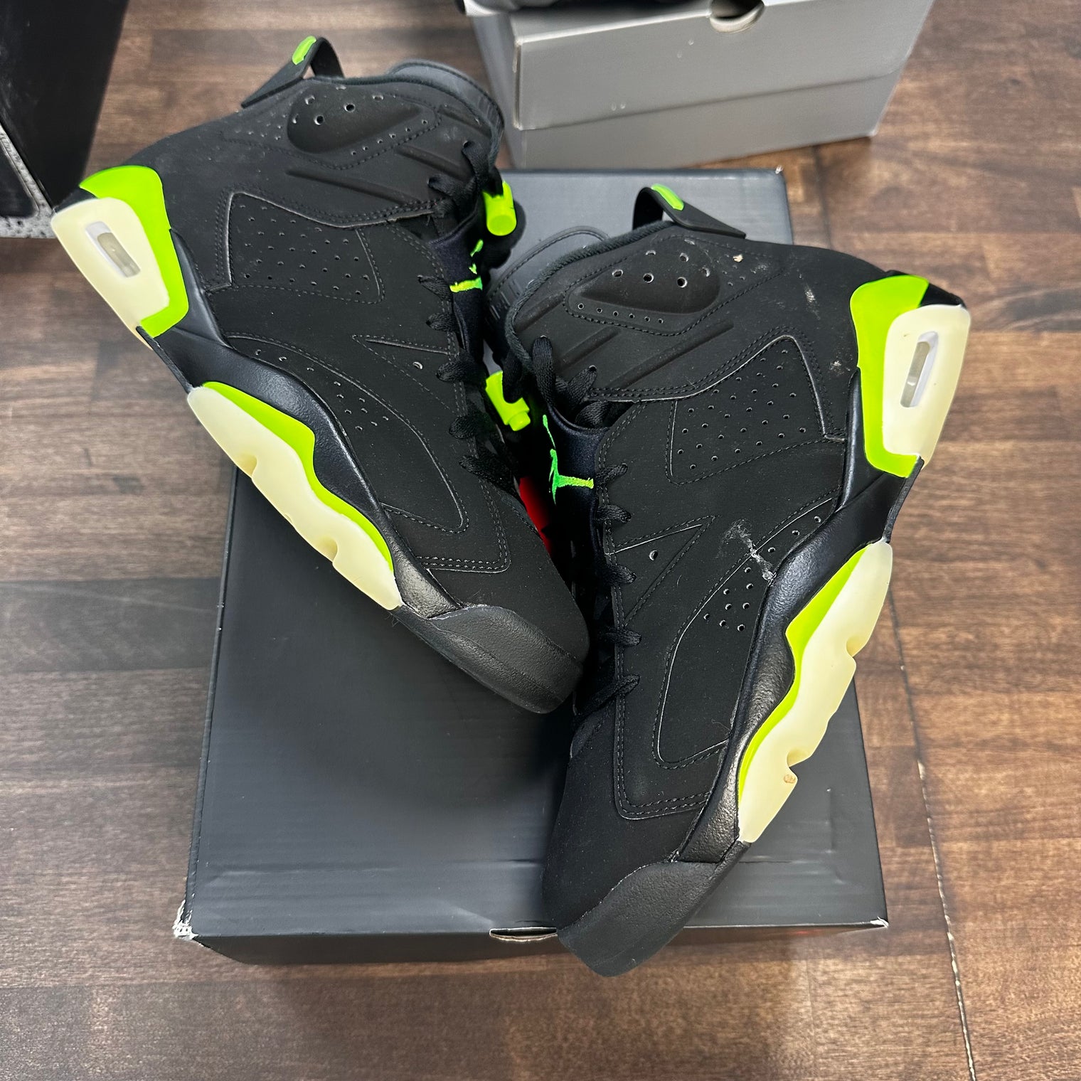Electric Green Jordan 6 (USED)