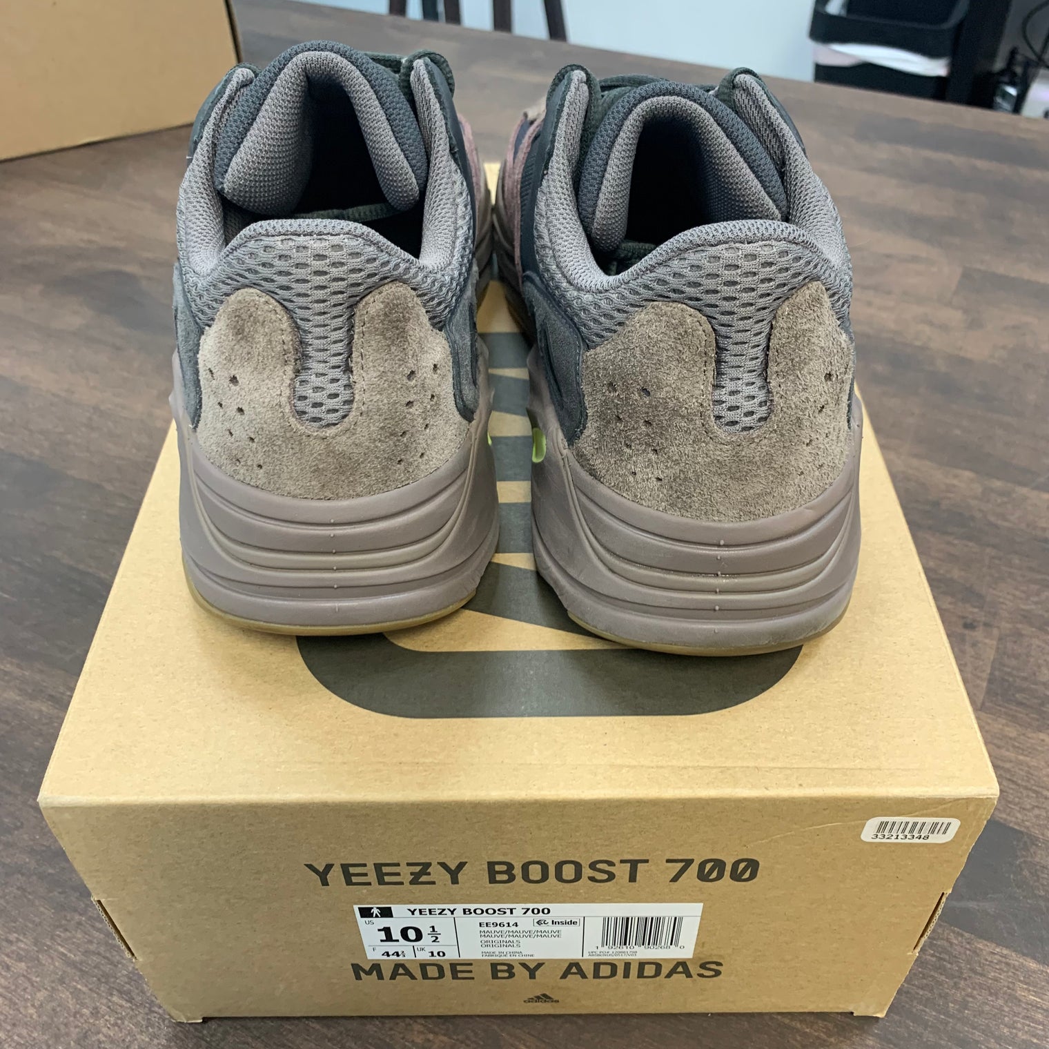 Mauve Yeezy Boost 700 (USED)