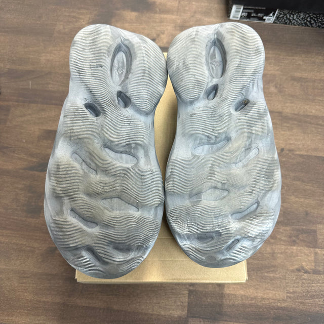 MX Granite Yeezy Foam RNNR (USED)