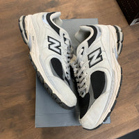 New Balance 2002R Grey Black (USED)