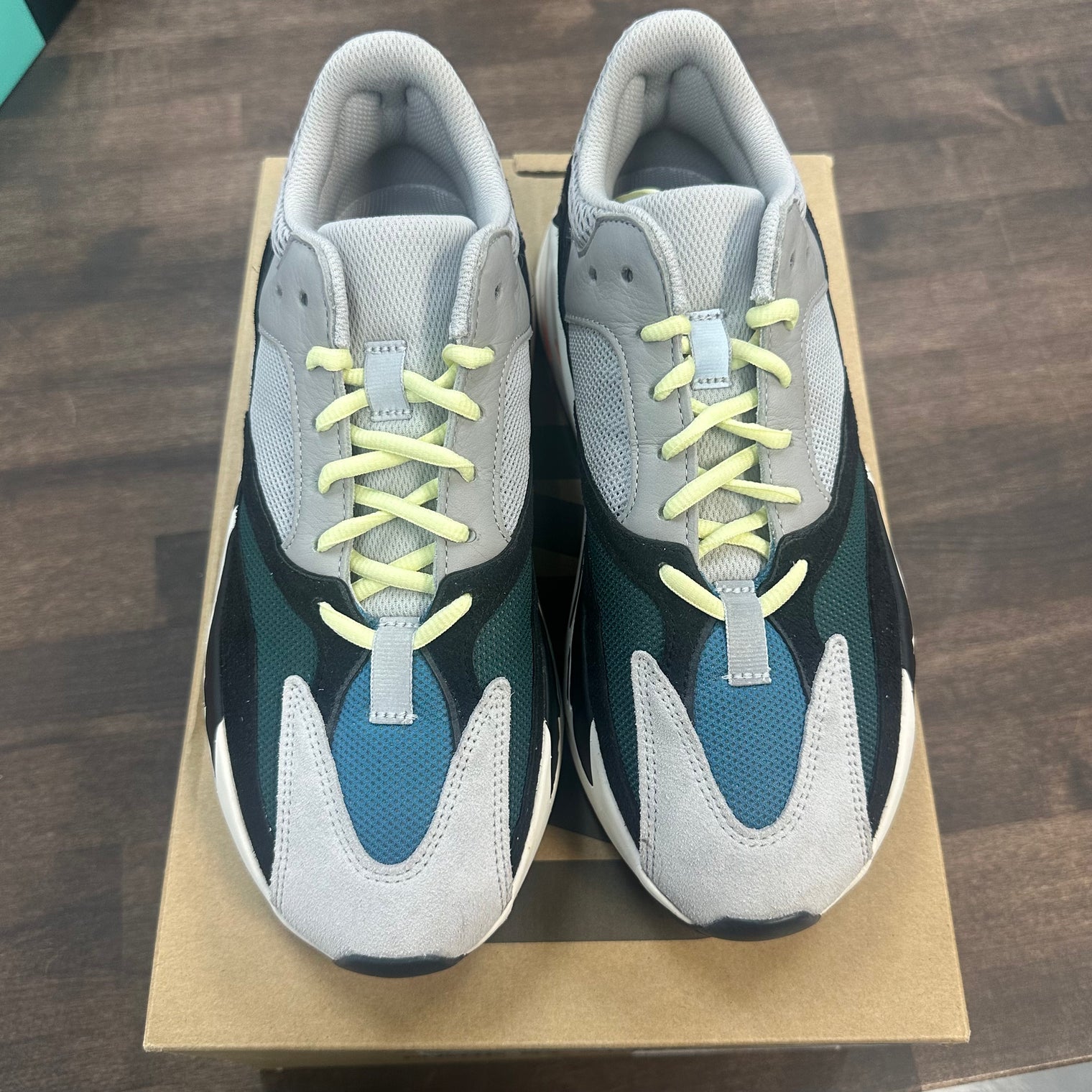 Waverunner Yeezy 700 (USED)