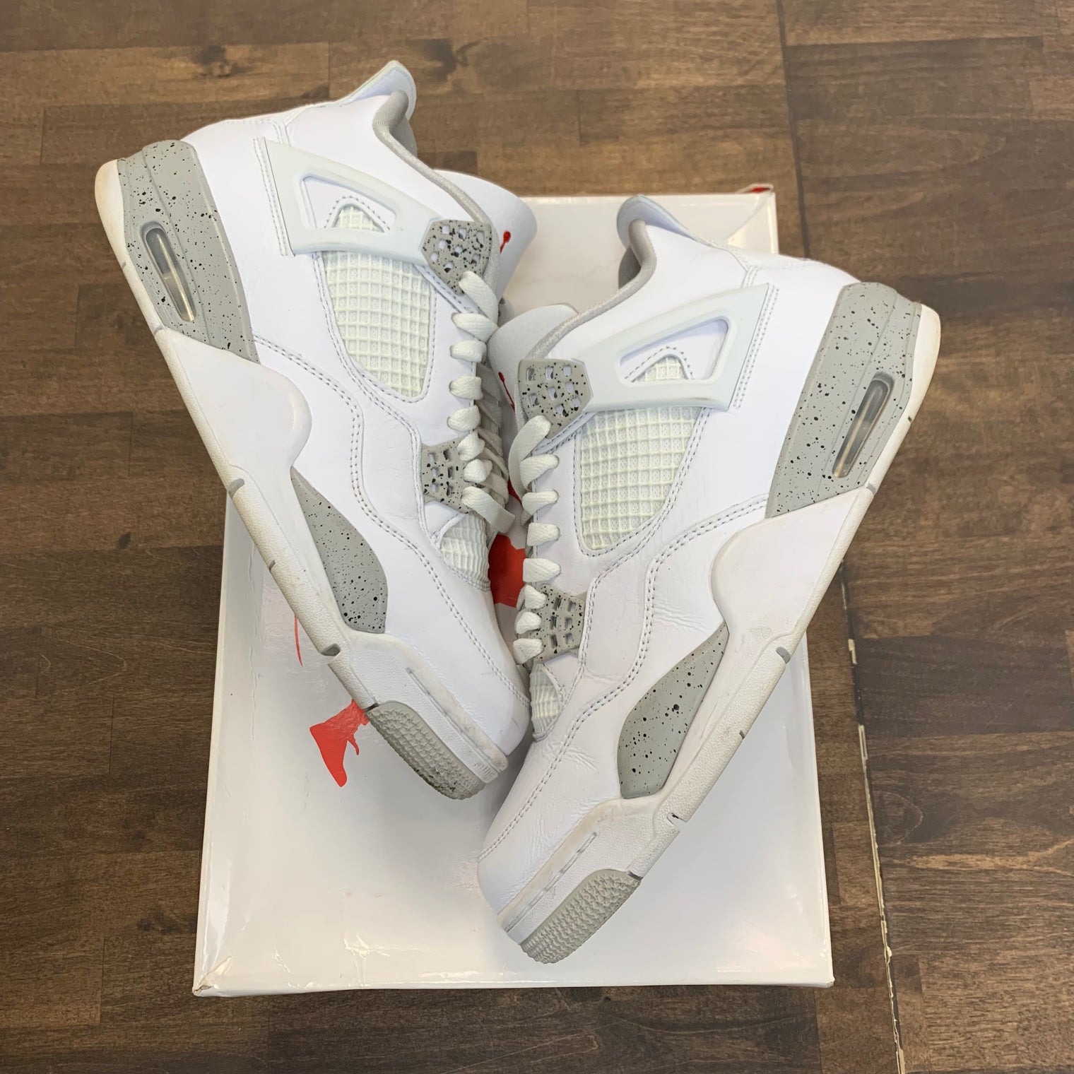 White Oreo Jordan 4 (USED)