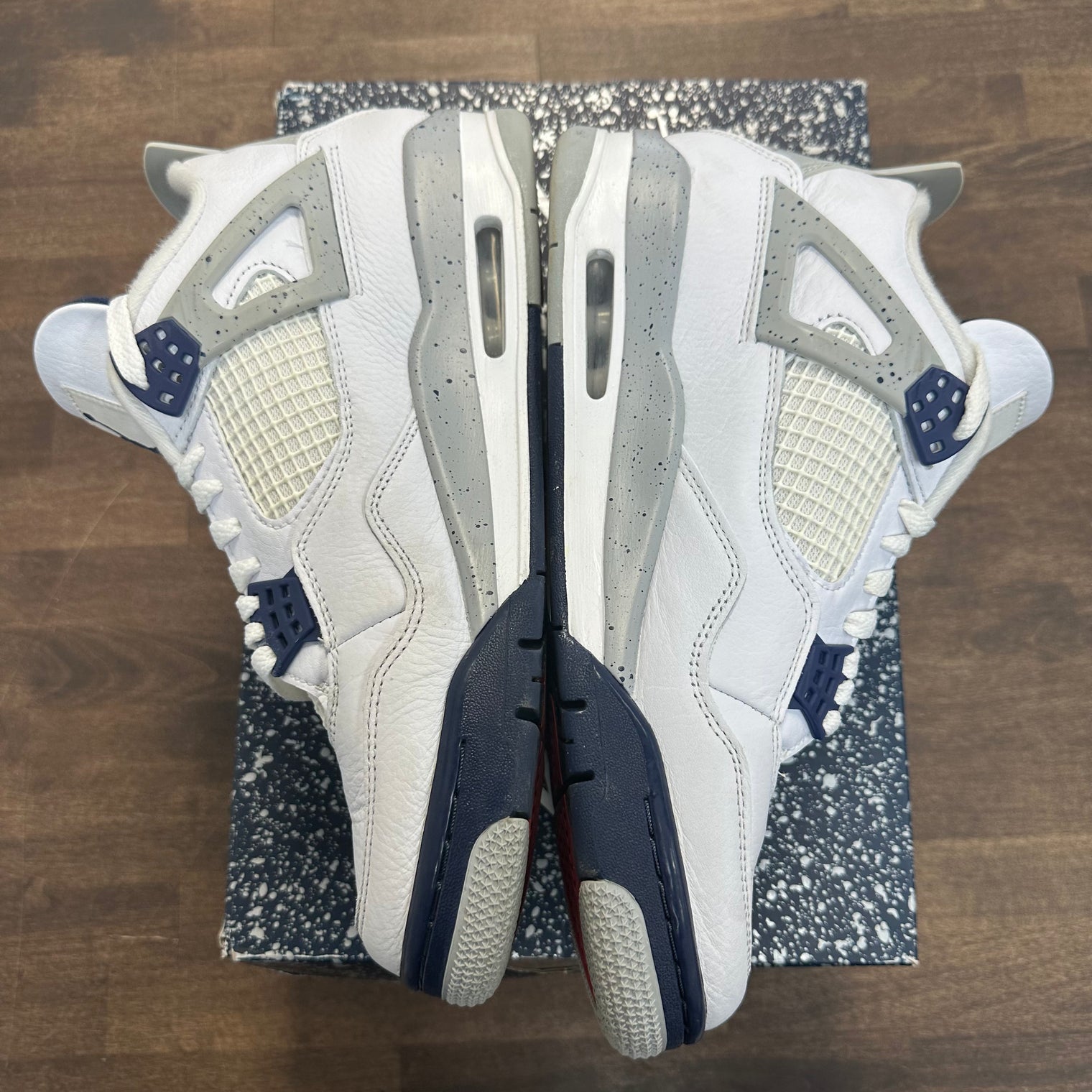 Midnight Navy Jordan 4 (USED)