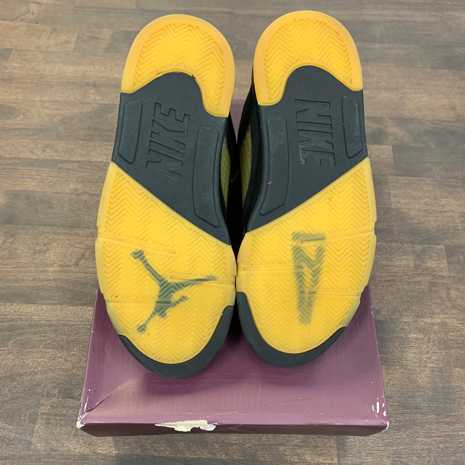 Dusk A Ma Maniere Jordan 5 (USED)