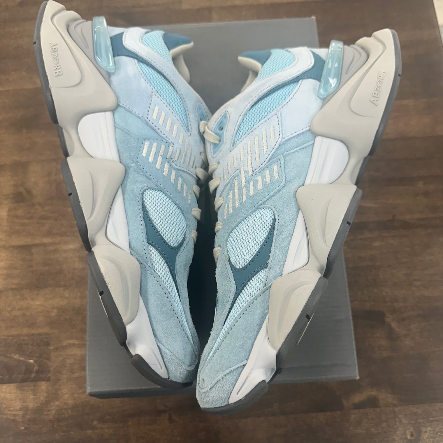 Chrome Blue New Balance 9060 (USED)