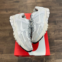 (W) Vomero 5 Vast Grey (USED)