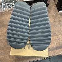 Slate Grey Yeezy Slide (USED)