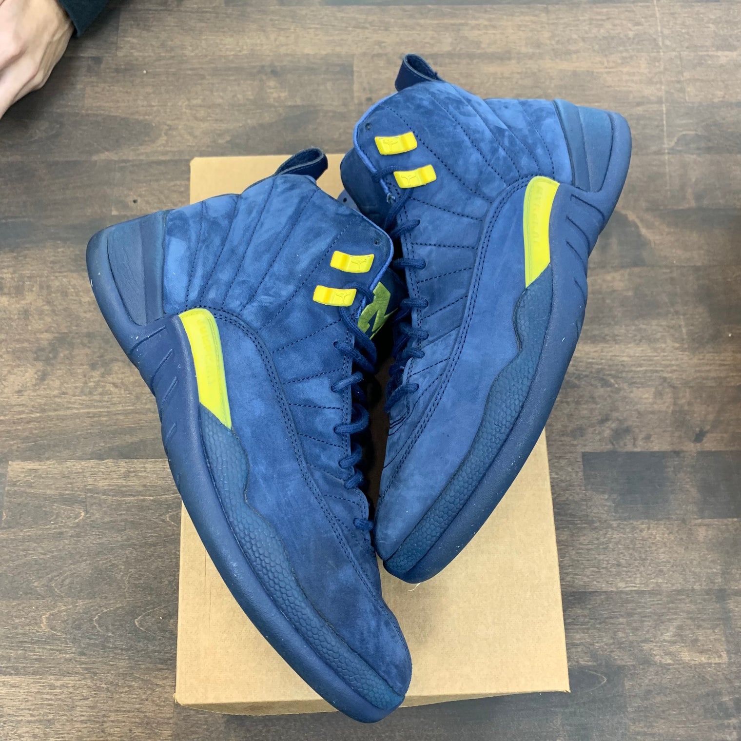 Nike Jordan 12 Michigan (USED NO BOX)