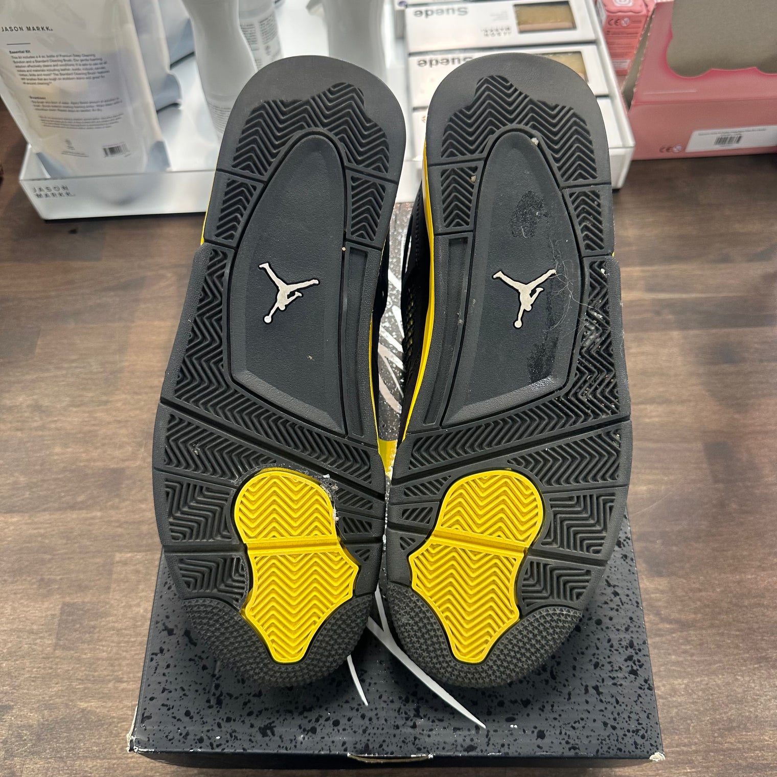 Yellow Thunder Jordan 4 (USED)