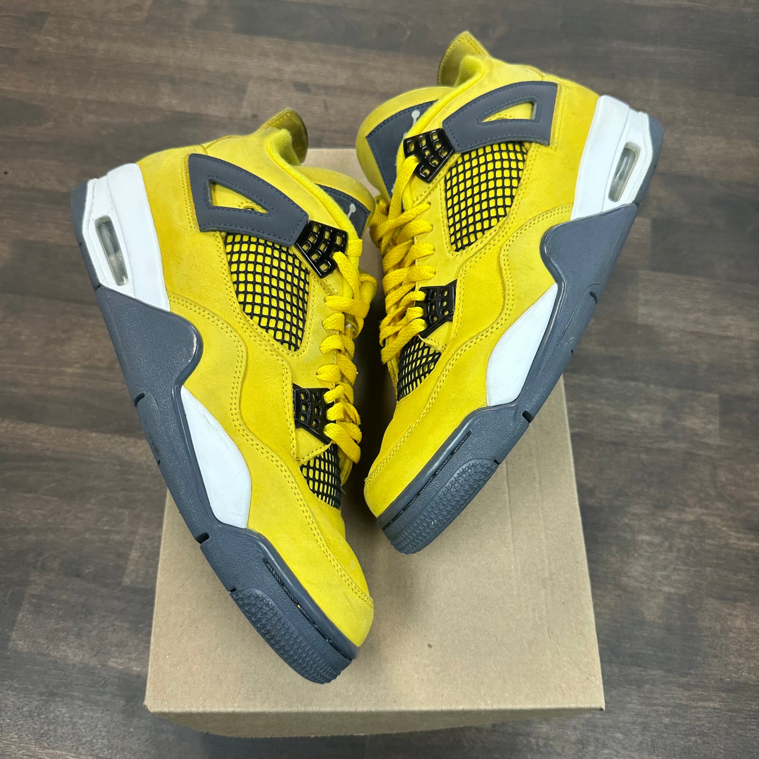 Lightning Jordan 4 (USED,No BOX)