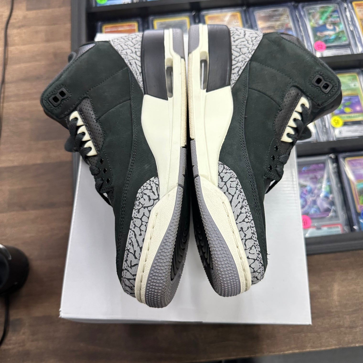Off Noir Jordan 3 (W) (USED)