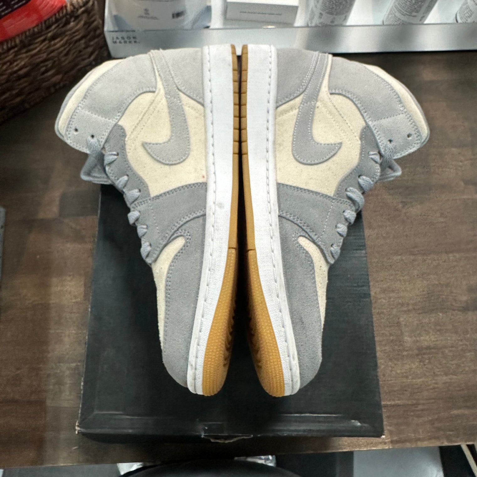 Coconut Milk Jordan 1 Mid (USED)