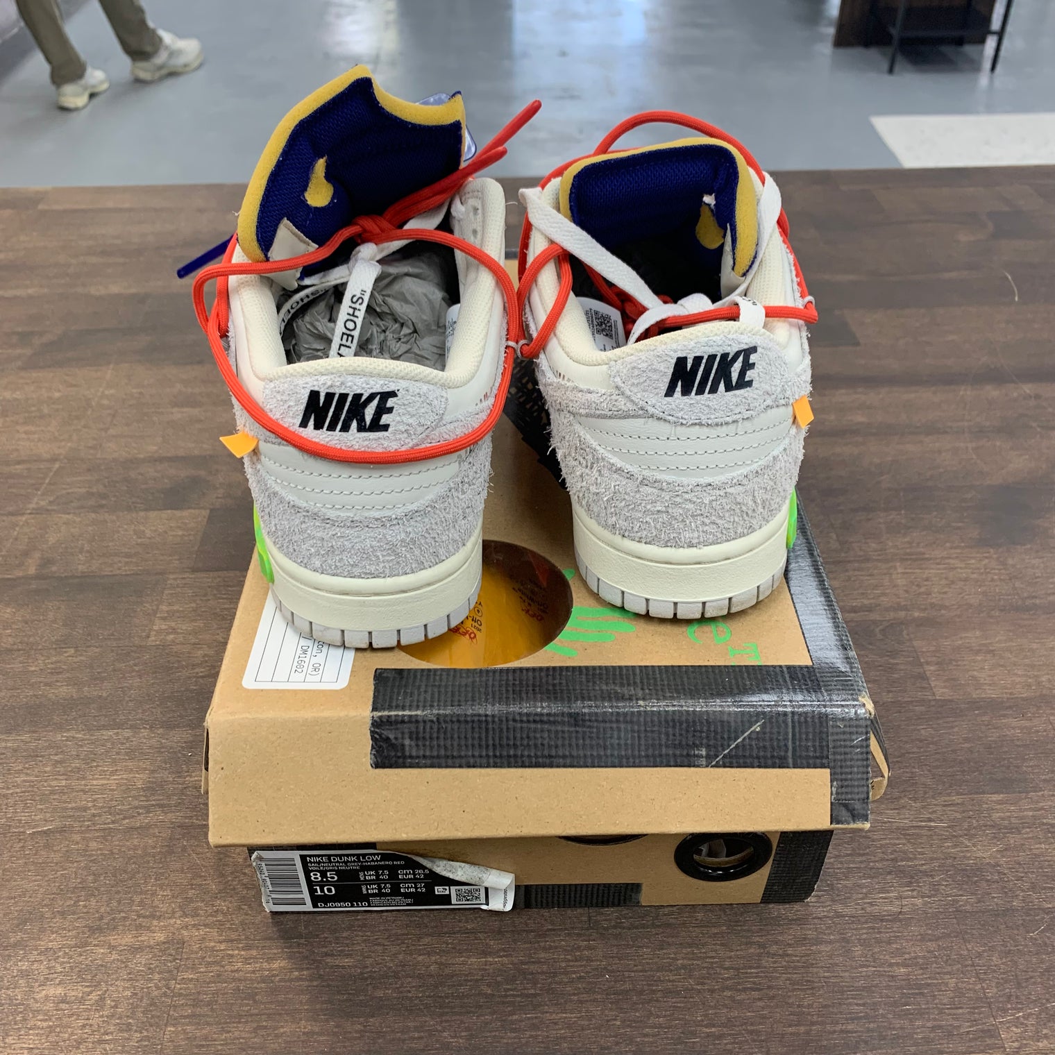 Lot 13 Off White Dunk Low (USED)