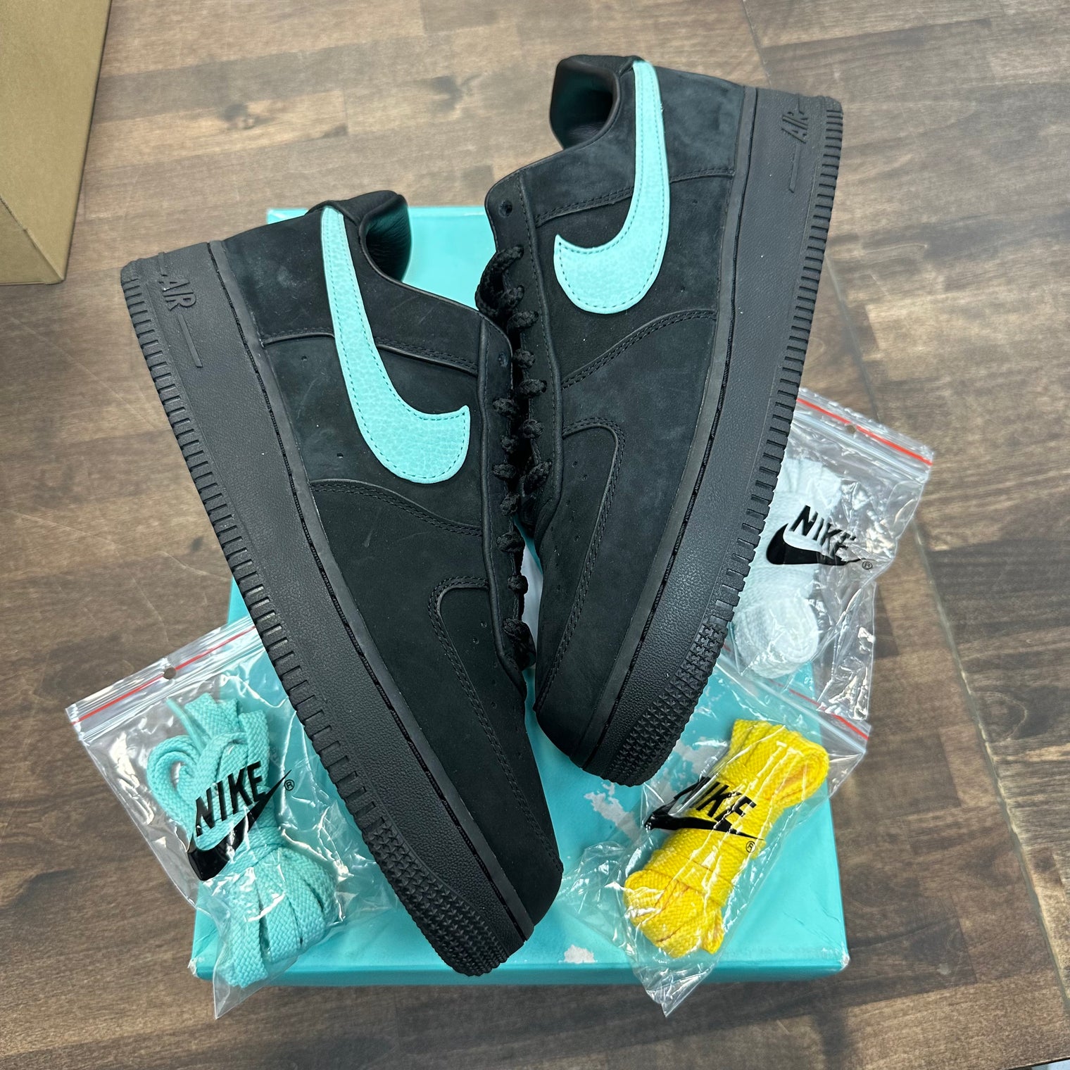 Tiffany & Co. 1837 Nike Air Force 1 (USED)
