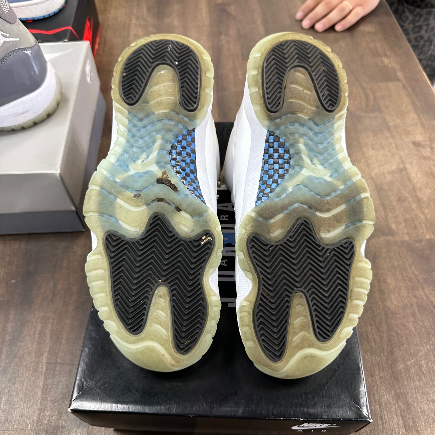 Legend Blue Jordan 11 Low (USED)