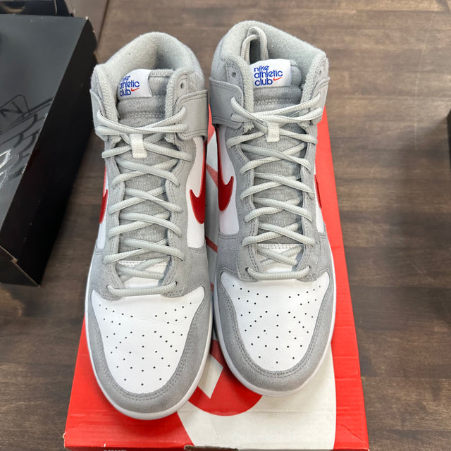 Light Smoke Grey Gym Red Dunk High (USED)