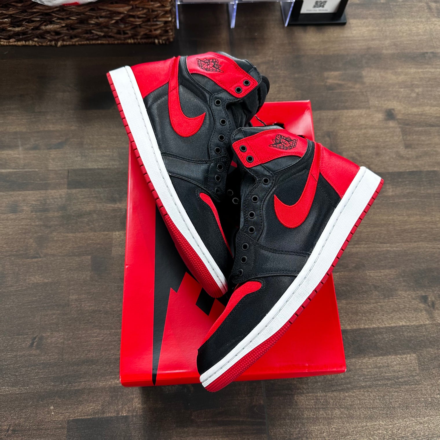 Satin Bred Toe Jordan 1 Mid (W) (USED)
