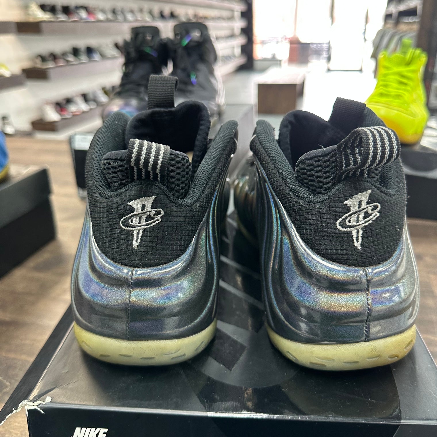 Hologram Foamposite One (USED)