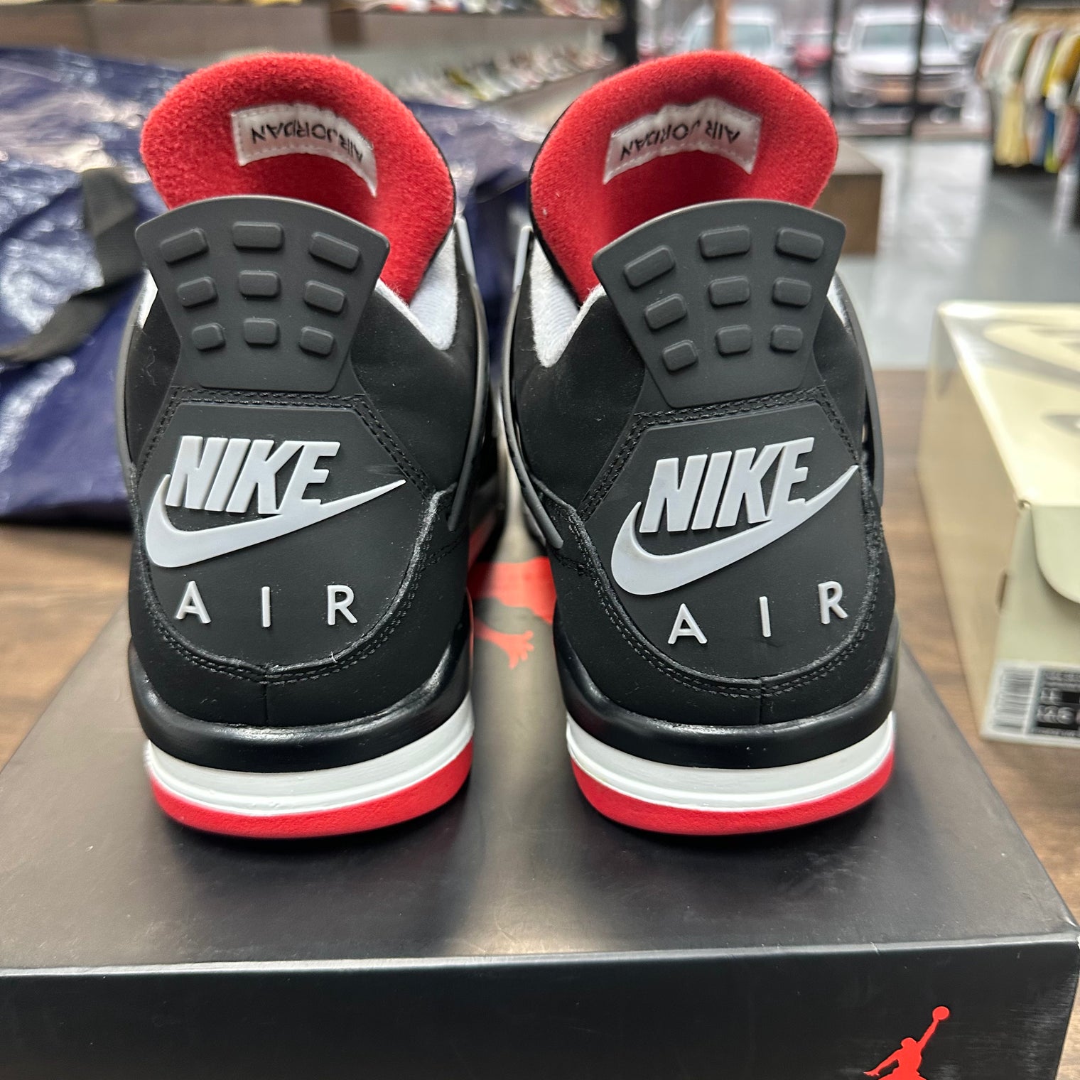 Bred Jordan 4 2019 (USED)