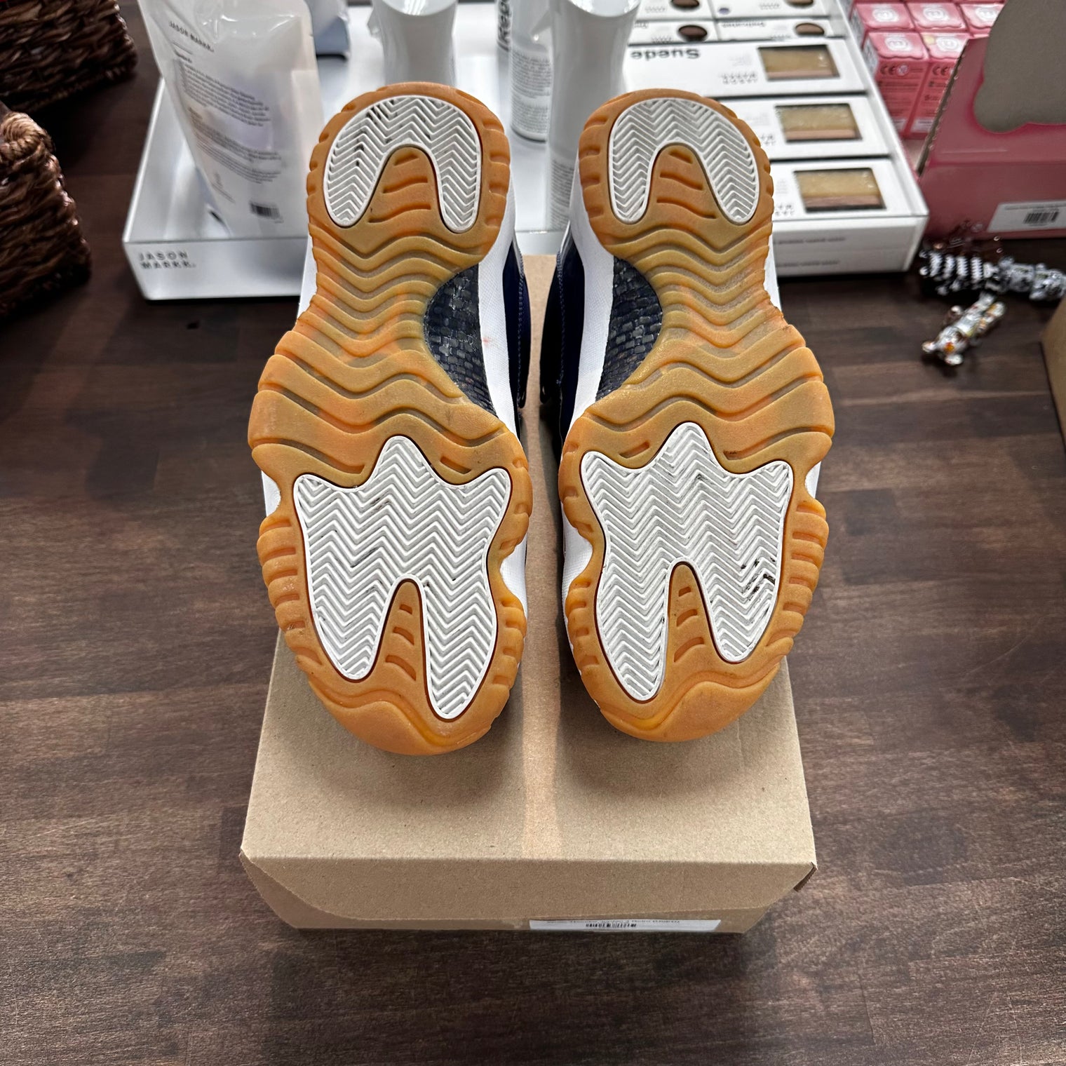 Navy Gum Jordan 11 Low (USED,No Box)
