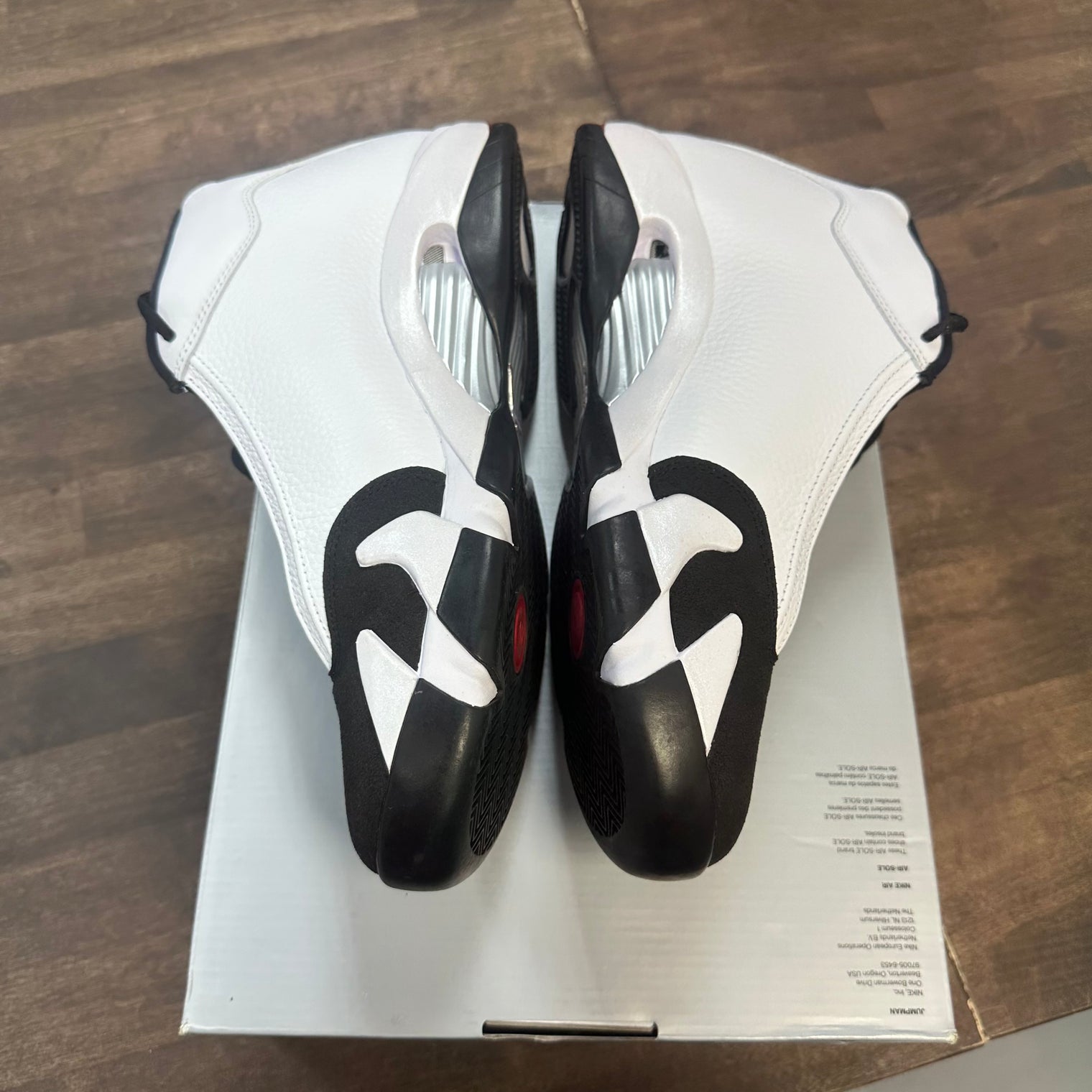 Black Toe Jordan 14 (2024) (No lid, flaw)