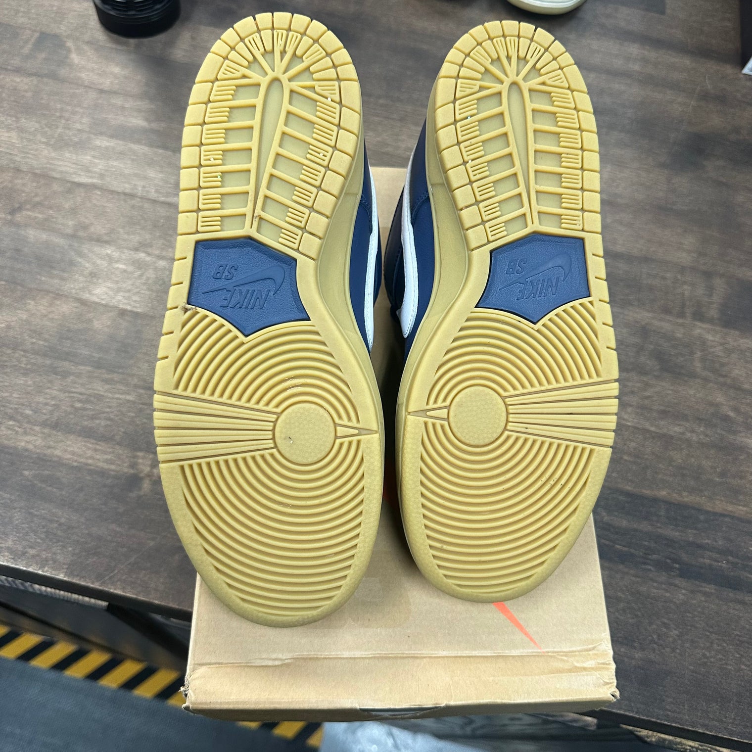 Navy Gum Sb Dunk Low (USED)